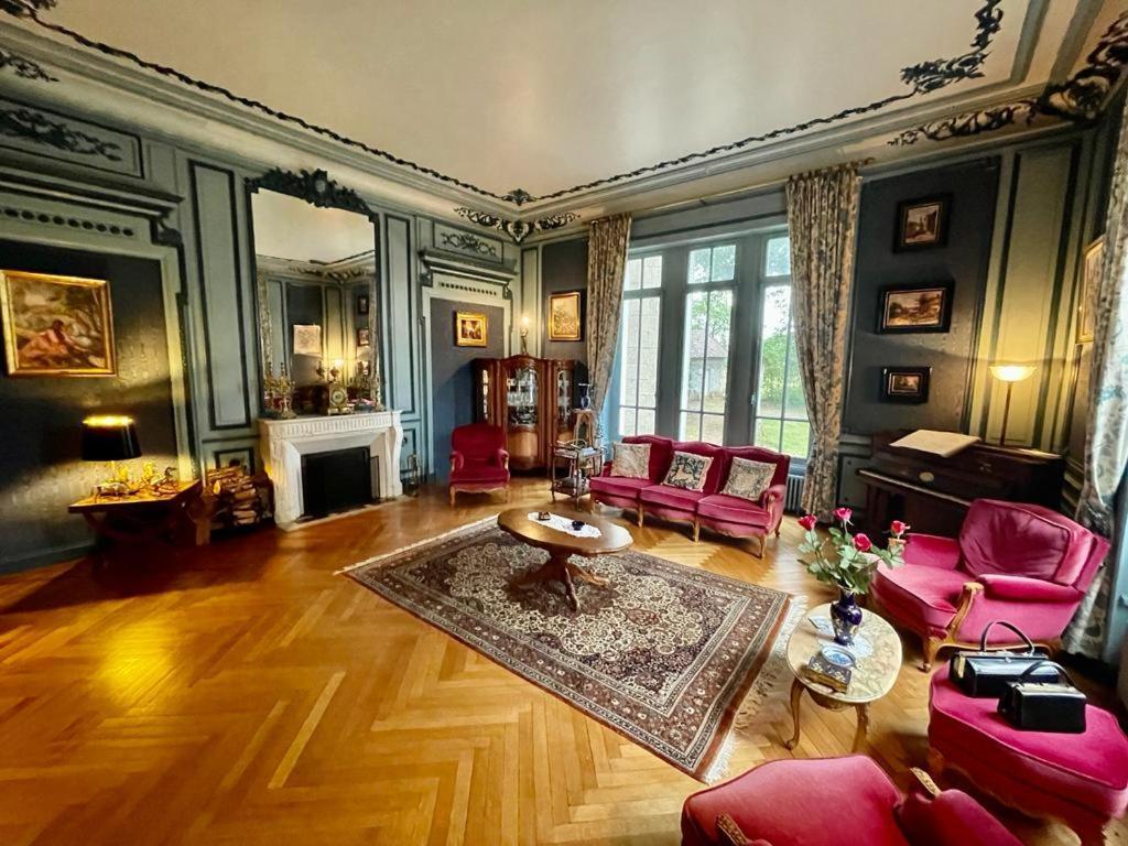 Chateau Maleplane Bed & Breakfast Saint-Leonard-de-Noblat Exterior photo