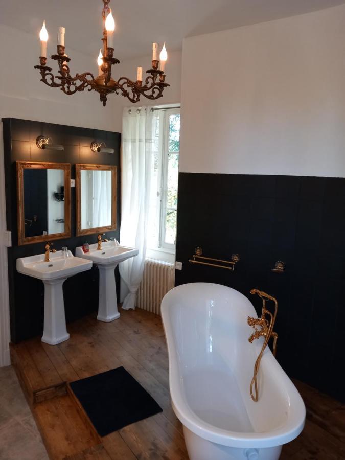 Chateau Maleplane Bed & Breakfast Saint-Leonard-de-Noblat Exterior photo