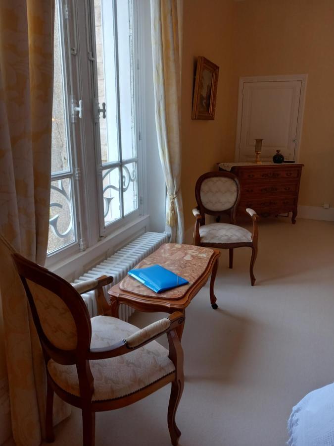 Chateau Maleplane Bed & Breakfast Saint-Leonard-de-Noblat Exterior photo