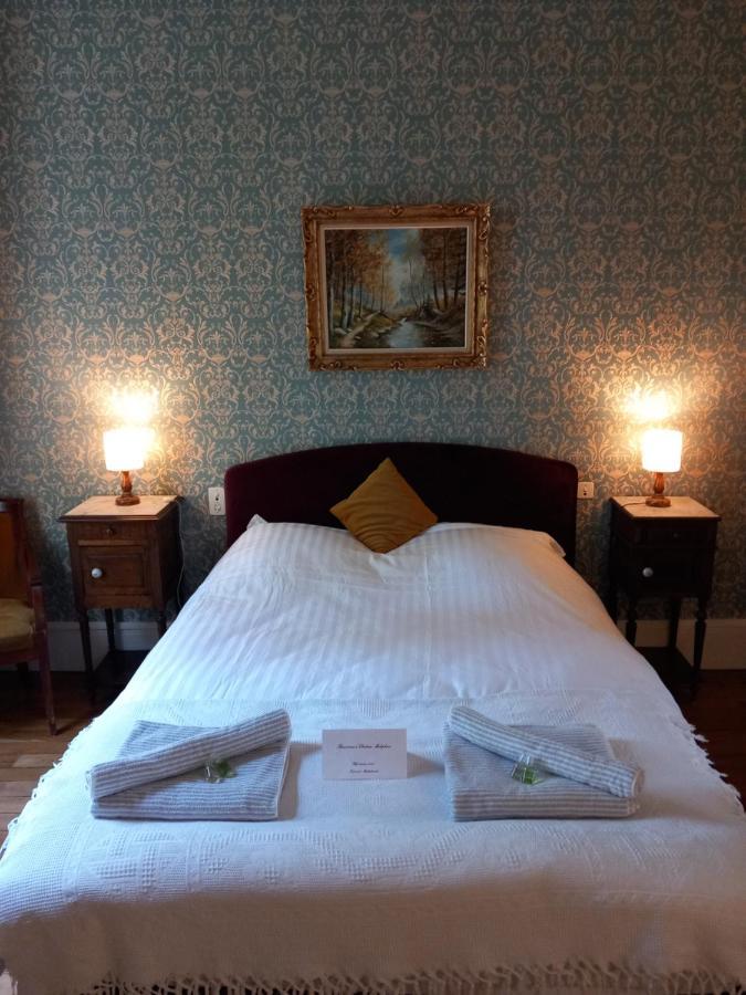 Chateau Maleplane Bed & Breakfast Saint-Leonard-de-Noblat Exterior photo