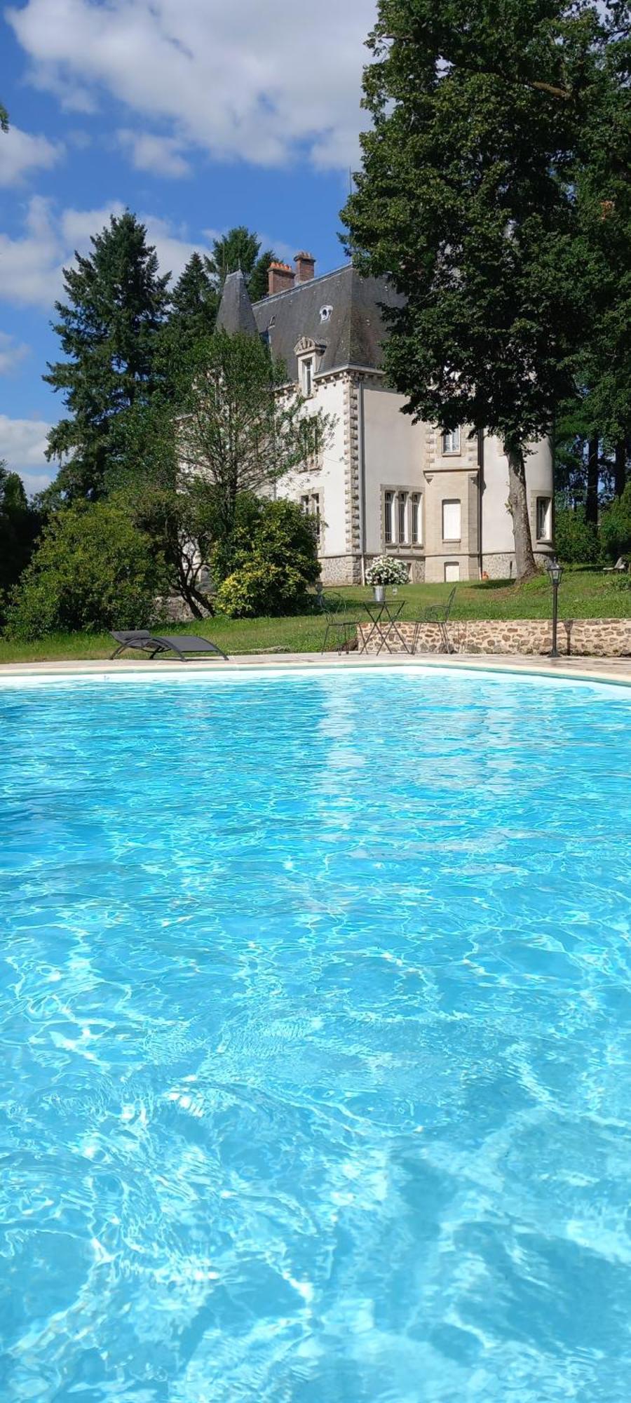 Chateau Maleplane Bed & Breakfast Saint-Leonard-de-Noblat Exterior photo